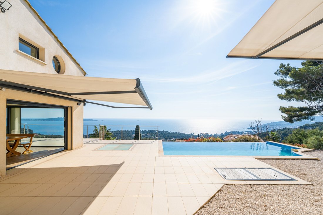 House in Carqueiranne, Provence-Alpes-Côte d'Azur, France 2 - 17552897