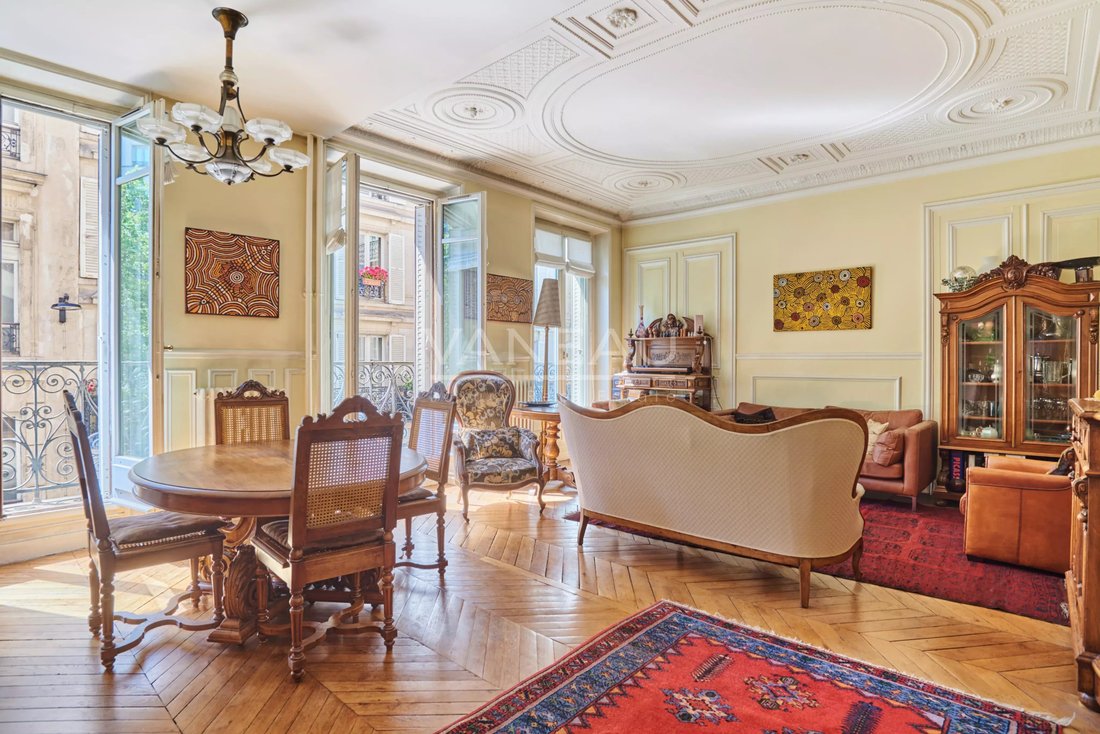 Apartment in Mairie, Paris 8e Arrondissement, Paris 1 - 18055533