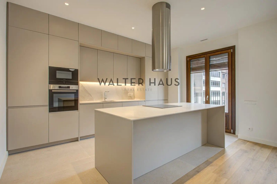 Penthouse in Eixample, Barcelona, Spain 5 - 18055741