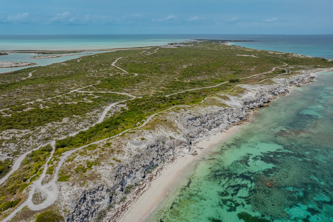 Land in Ambergris Cay, Turks and Caicos Islands 4 - 18060030