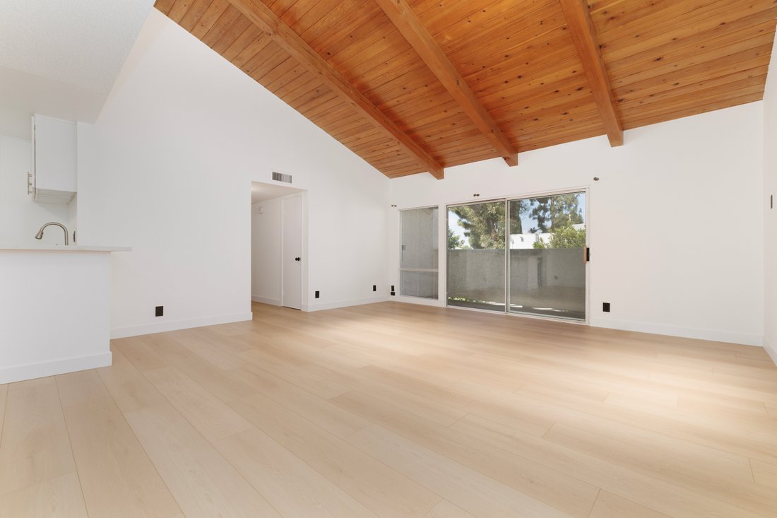 Condo in Los Angeles, California, United States 1 - 18056269