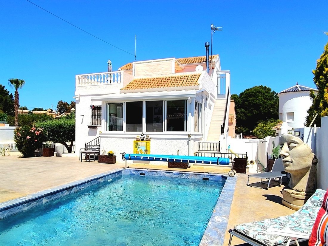 Villa in Jacarilla, Valencian Community, Spain 1 - 17970363