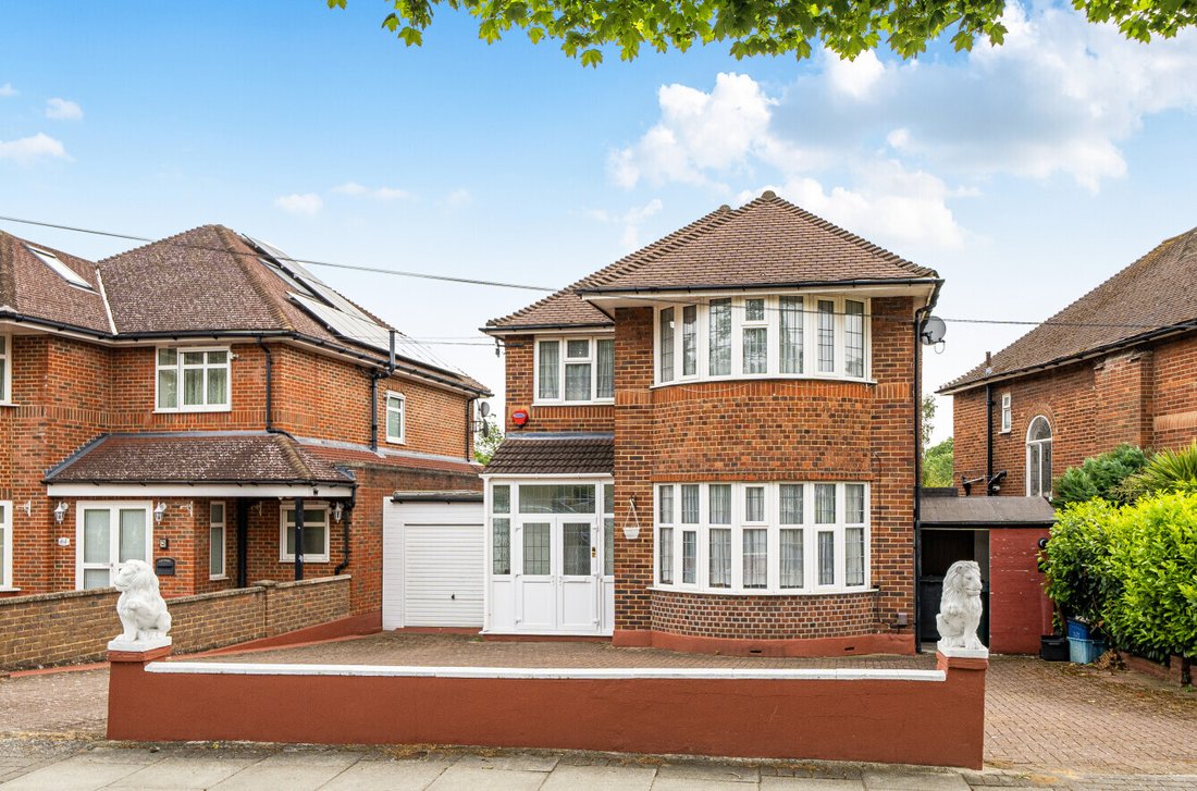 House in Barnet, England 2 - 18056726
