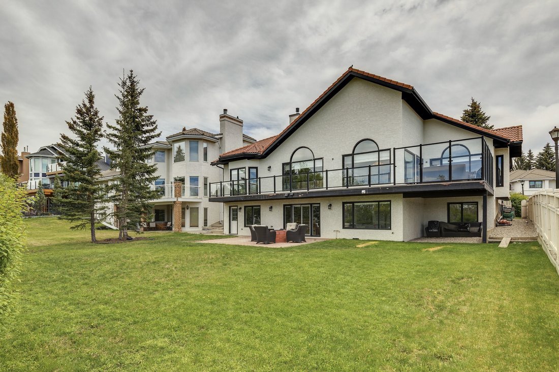 House in Calgary, Alberta, Canada 5 - 18055638