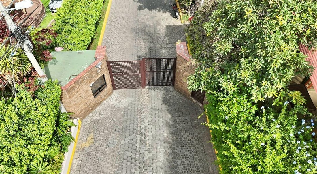 Land in Quito, Pichincha, Ecuador 2 - 18056316