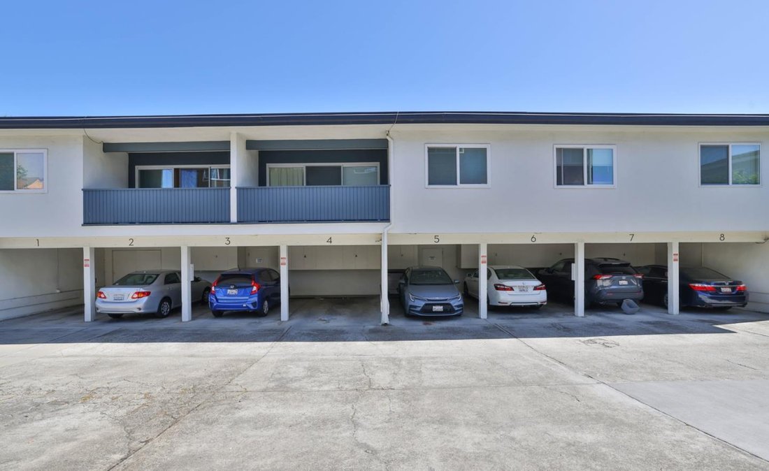 Belmont, California, United States 4 - 18058593