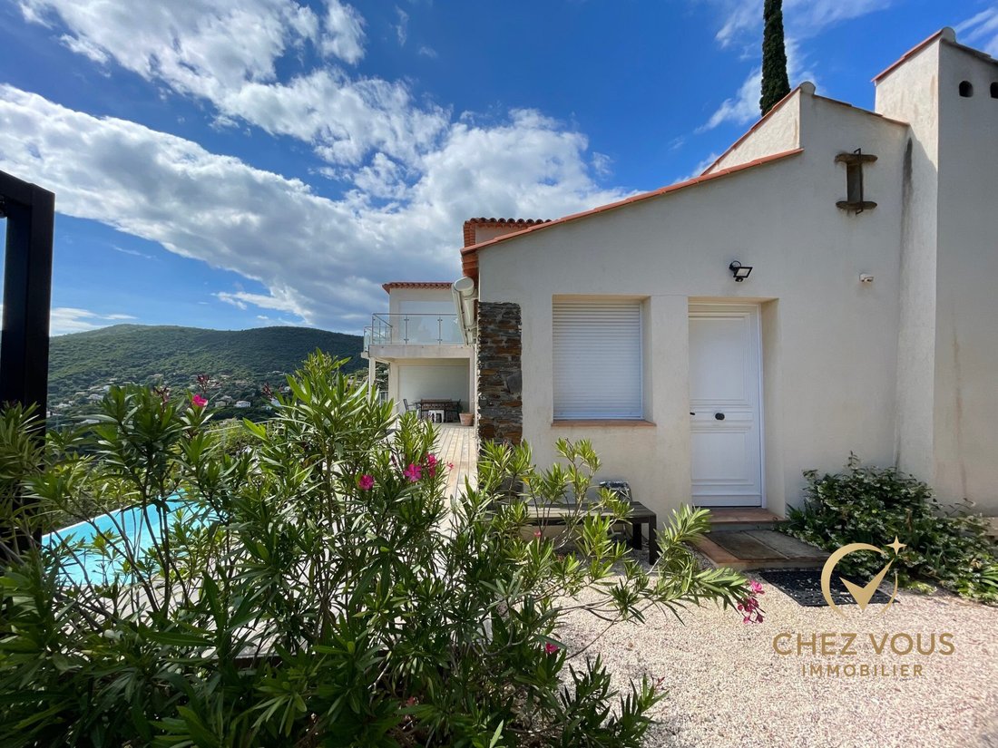 Villa in La Croix-Valmer, Provence-Alpes-Côte d'Azur, France 4 - 16318527