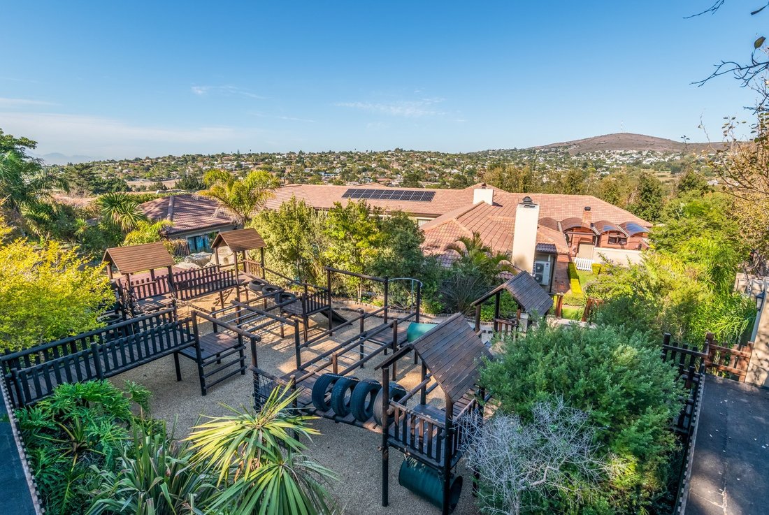 House in Van Riebeeckshof, Cape Town, South Africa 5 - 18058926