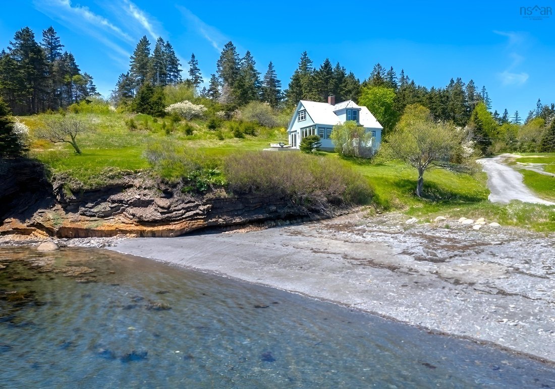 House in Lunenburg, Nova Scotia, Canada 1 - 18058685