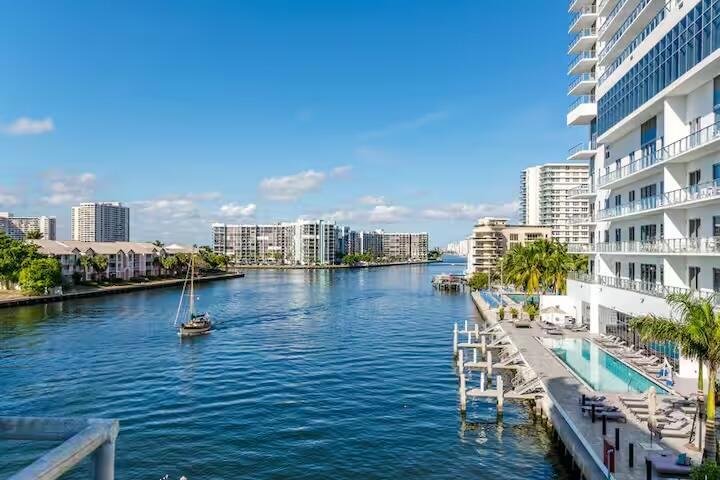 Condo in Hollywood, Florida, United States 1 - 18055980
