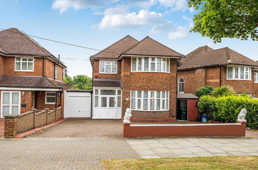 House in Barnet, England 1 - 18056726