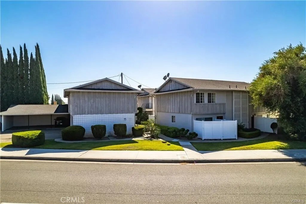 Garden Grove, California, United States 1 - 18057639