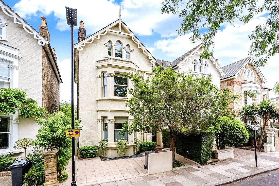 House in Turnham Green, Hounslow, England 2 - 17279363