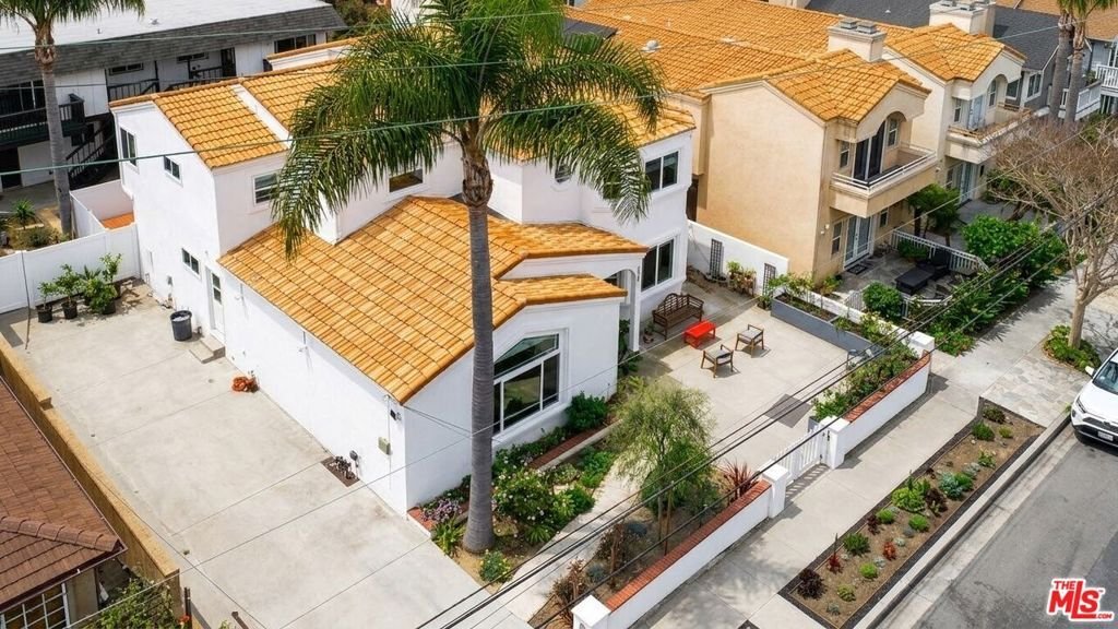 Huntington Beach, California, United States 4 - 18058472