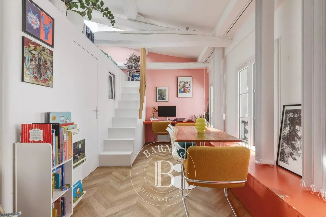 Apartment in Sainte Avoie, Paris 3e Arrondissement, Paris 3 - 18055524