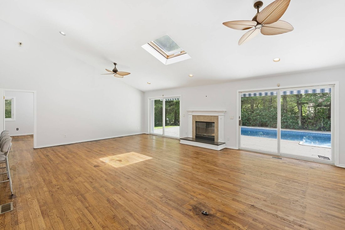 House in Hampton Bays, New York, United States 4 - 18057080