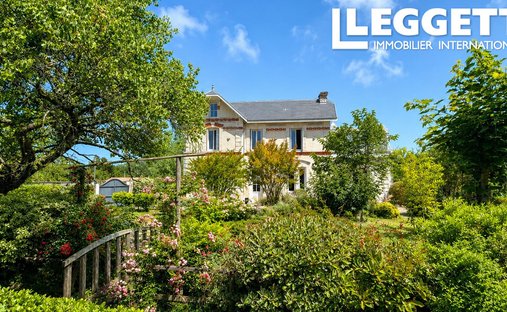 Villa in Saint-Christoly-de-Blaye, Nouvelle-Aquitaine, France 1