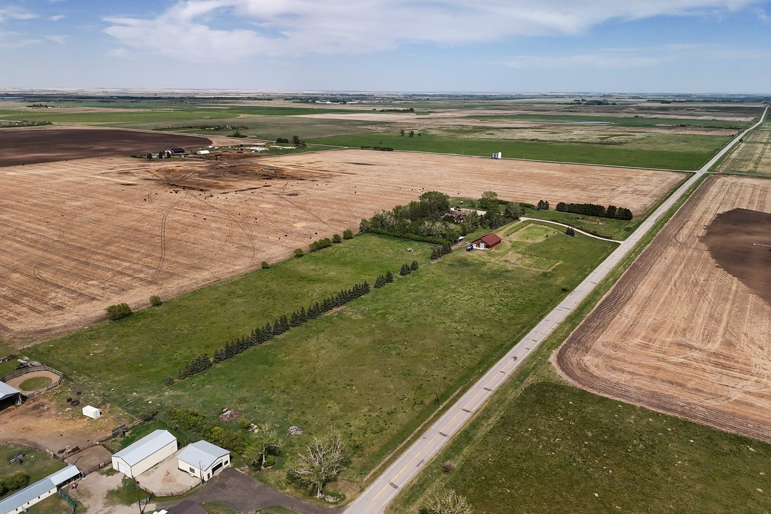 House in Keoma, Alberta, Canada 3 - 18055648