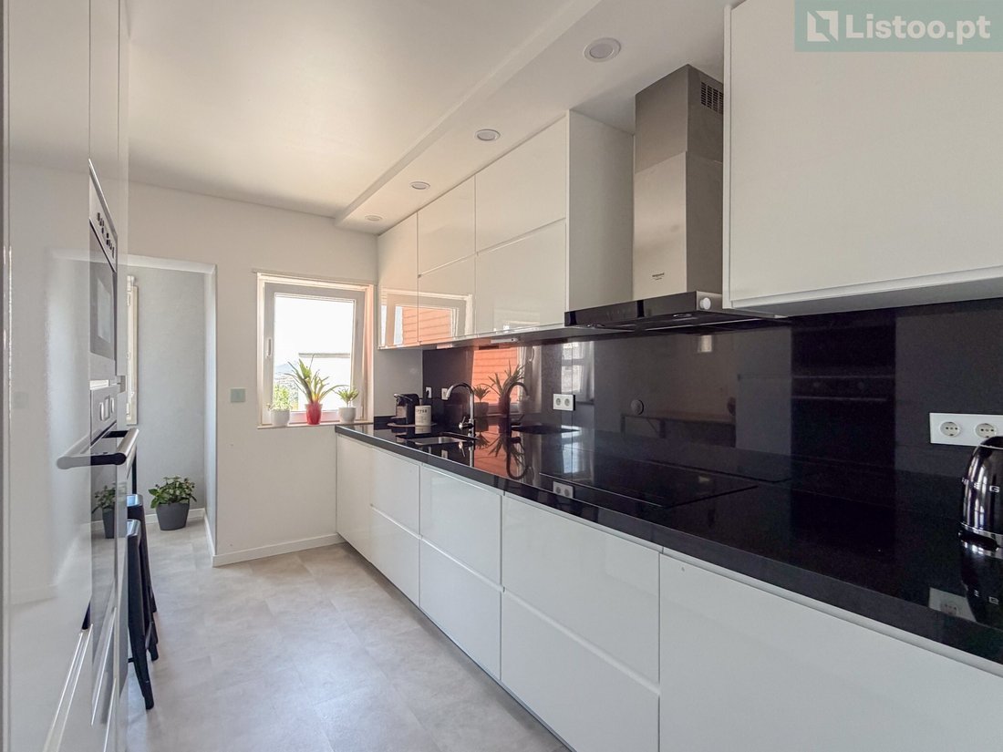 Apartment in Venteira, Lisbon, Portugal 1 - 18056137