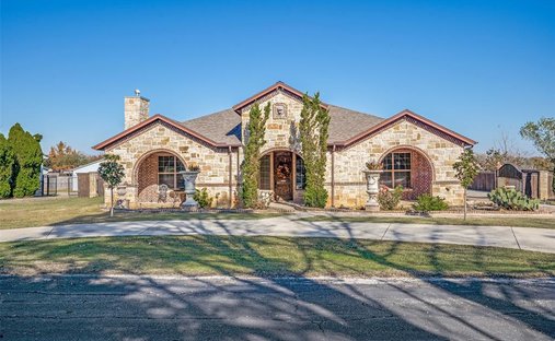 House in Roanoke, Texas, United States 1