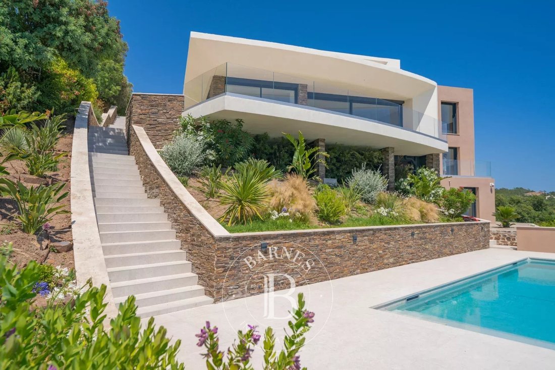 Villa in Le Dramont-Agay-Anthéor-Le Trayas, Saint-Raphaël, France 1 - 18054870