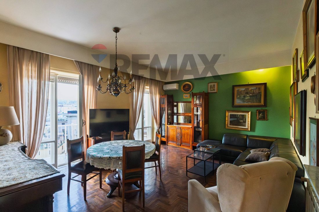 Apartment in Vomero, Naples, Campania 2 - 18059757