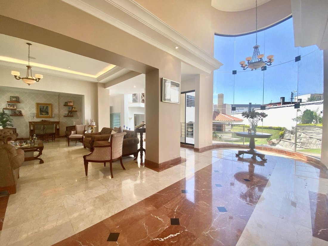 House in Quito, Pichincha, Ecuador 1 - 18056334