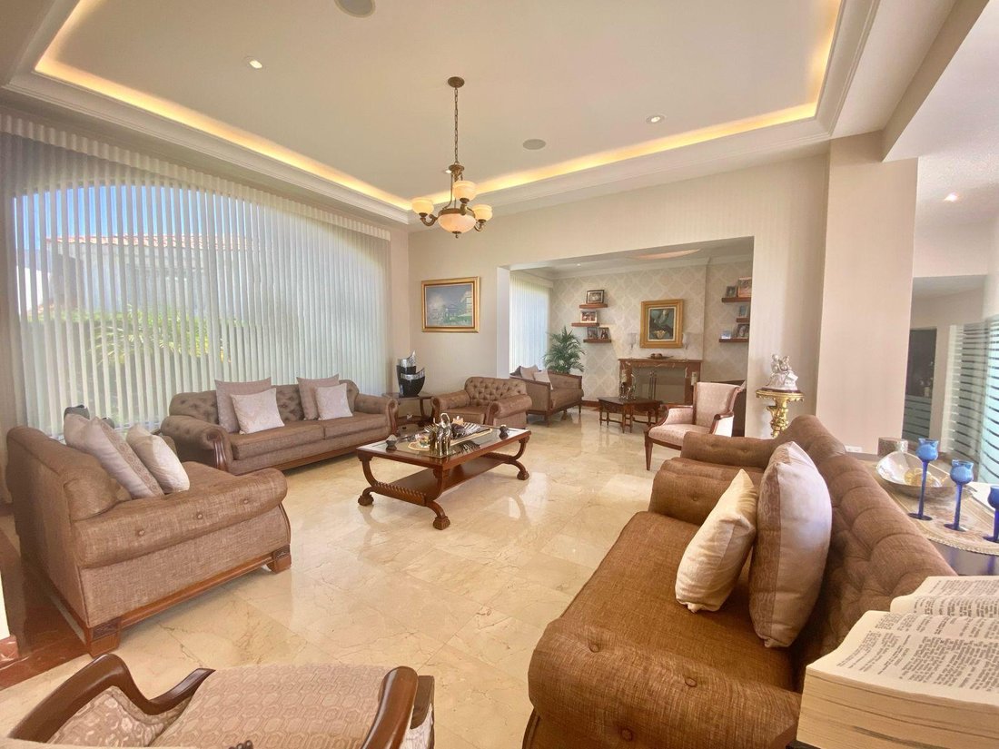 House in Quito, Pichincha, Ecuador 2 - 18056334