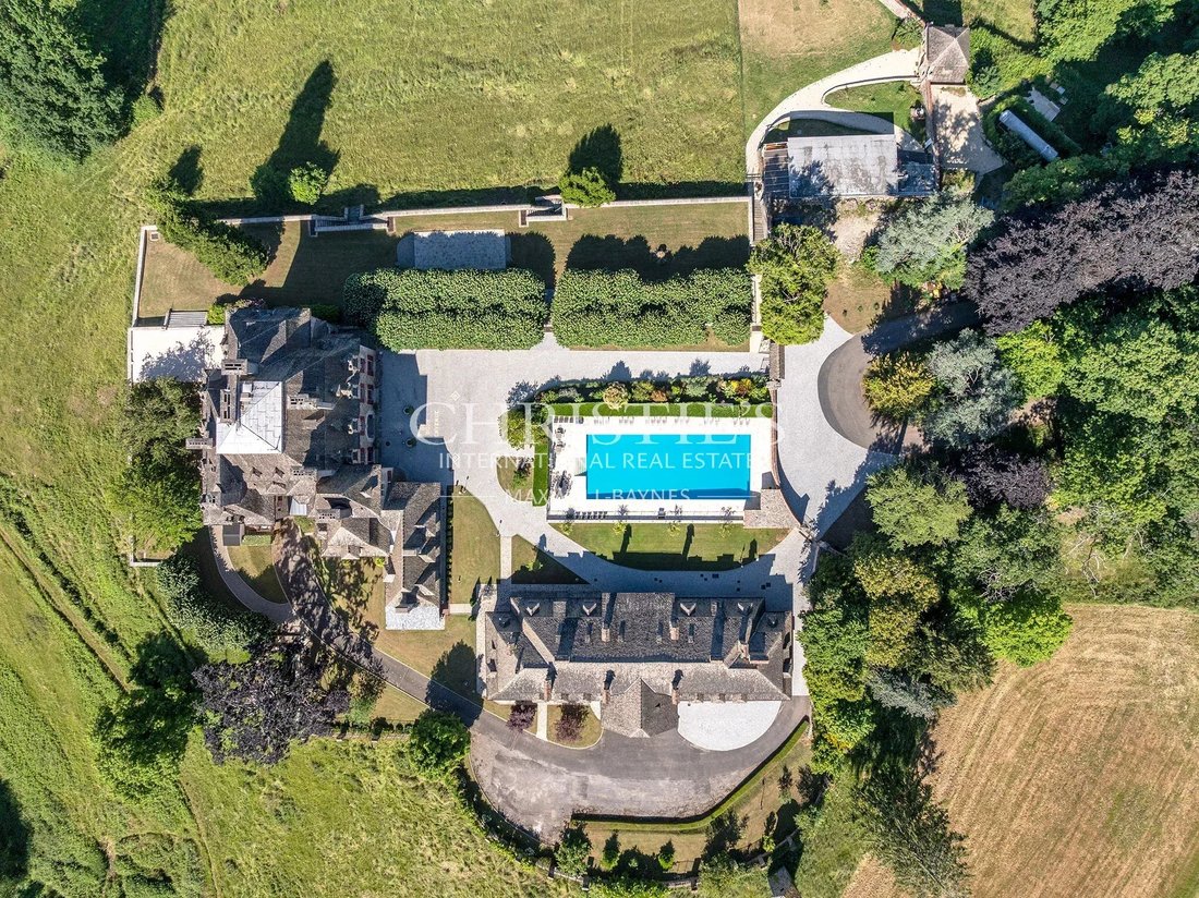 Castle in Beaulieu-sur-Dordogne, Nouvelle-Aquitaine, France 2 - 18055697