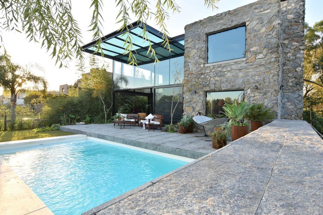 House in Lomas de Carrasco, Canelones Department, Uruguay 2 - 18054926