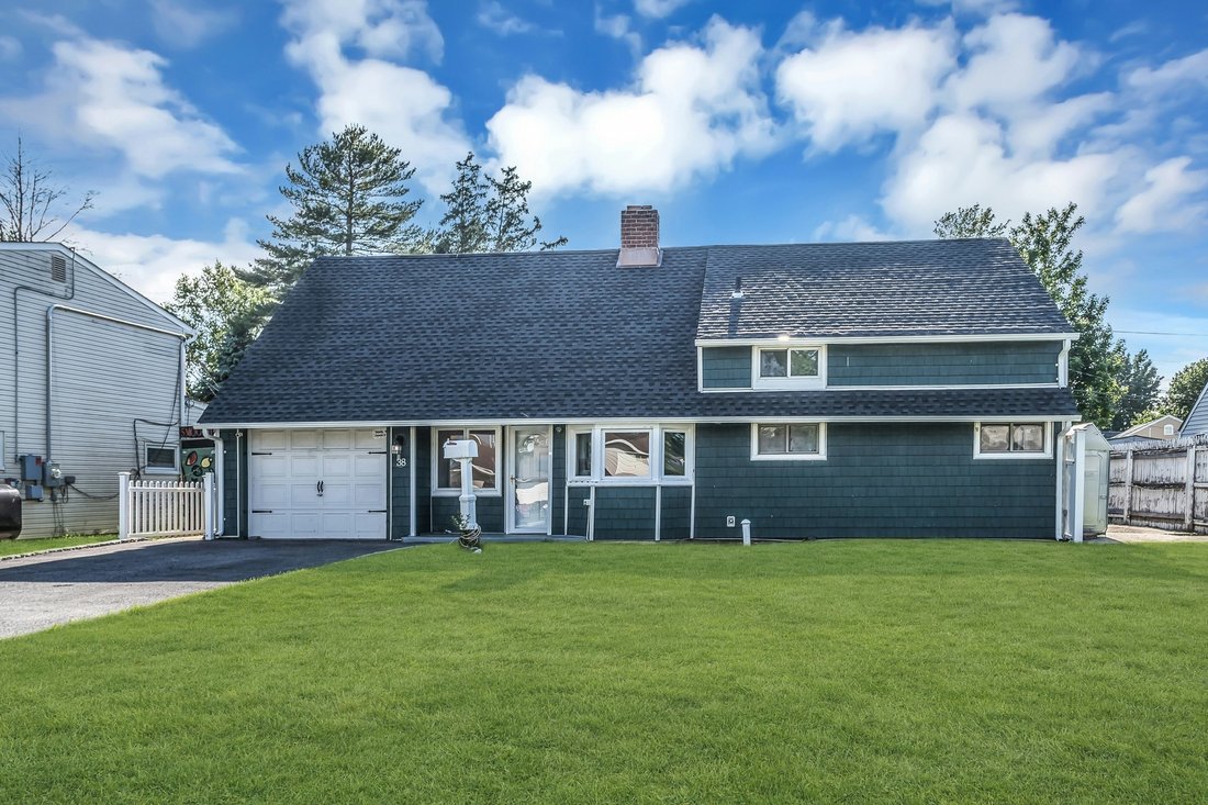 House in Hicksville, New York, United States 1 - 18055321
