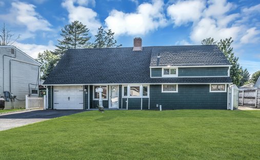 House in Hicksville, New York, United States 1
