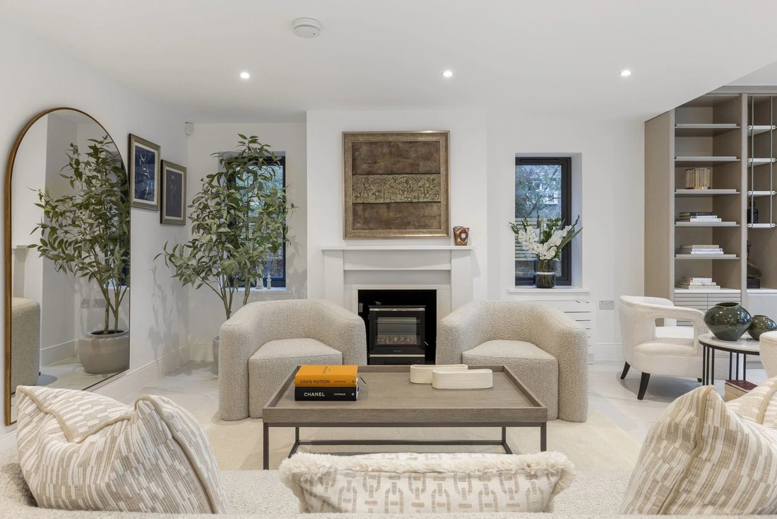 House in Coombe, Royal Borough of Kingston upon Thames, England 3 - 18056765