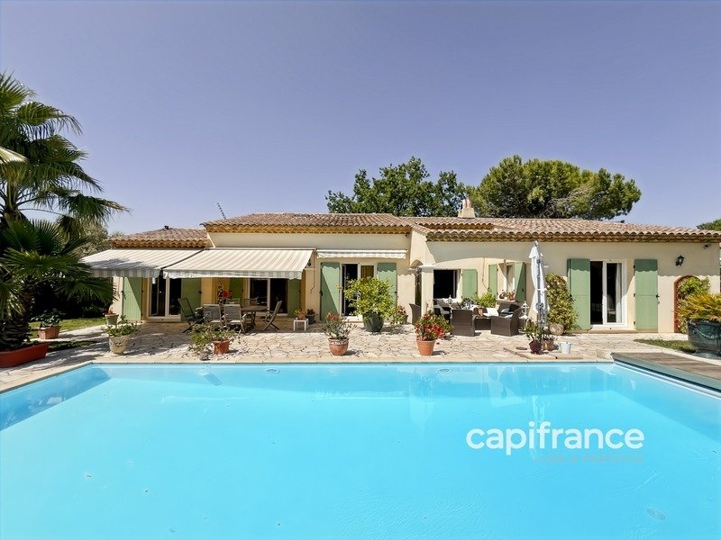 House in Bagnols-en-Forêt, Provence-Alpes-Côte d'Azur, France 3 - 18055430