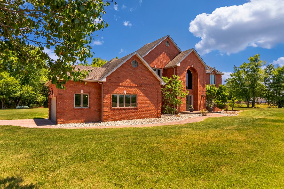 House in Benton, Illinois, United States 3 - 18057352
