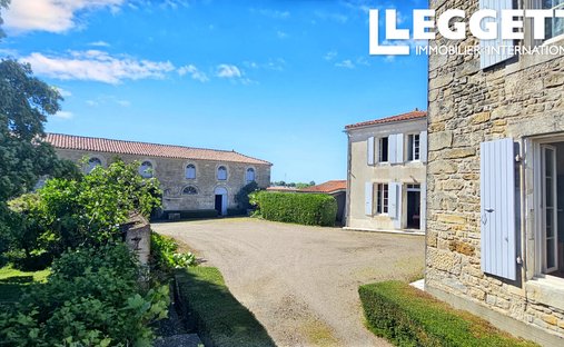 House in Sainte-Hermine, Saint-Jean-d'Hermine, France 1