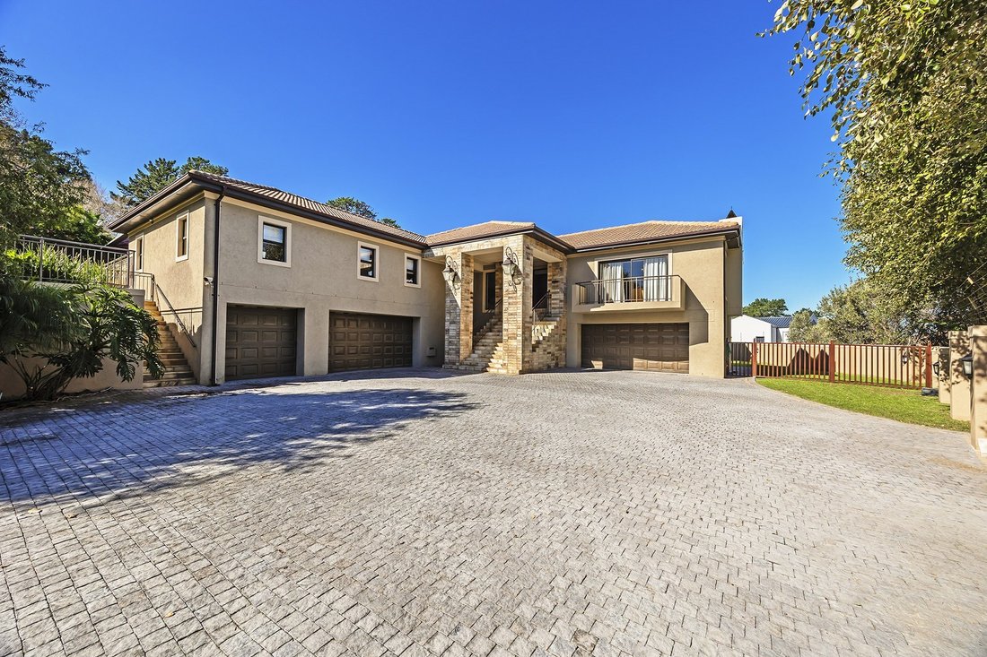 House in Van Riebeeckshof, Cape Town, South Africa 1 - 18058926