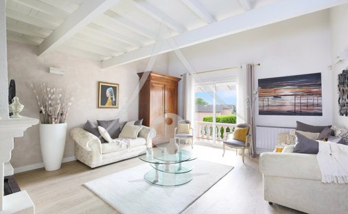 House in Barri-Brioudes, Muret, France 1