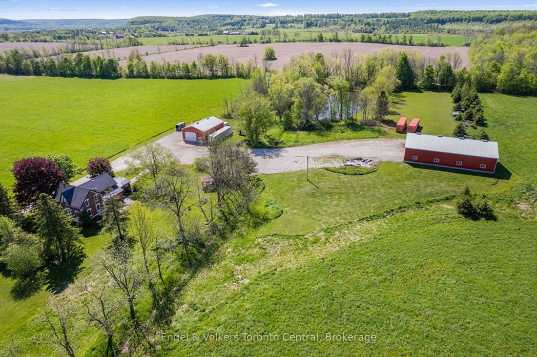House in Clarksburg, Ontario, Canada 2 - 17998301