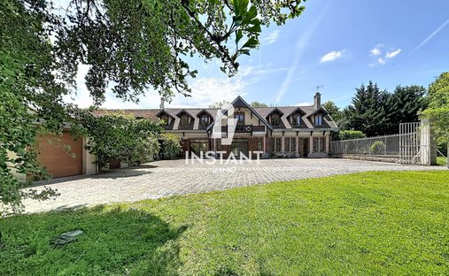 Casa en Ozoir-la-Ferrière, Isla de Francia, Francia 1
