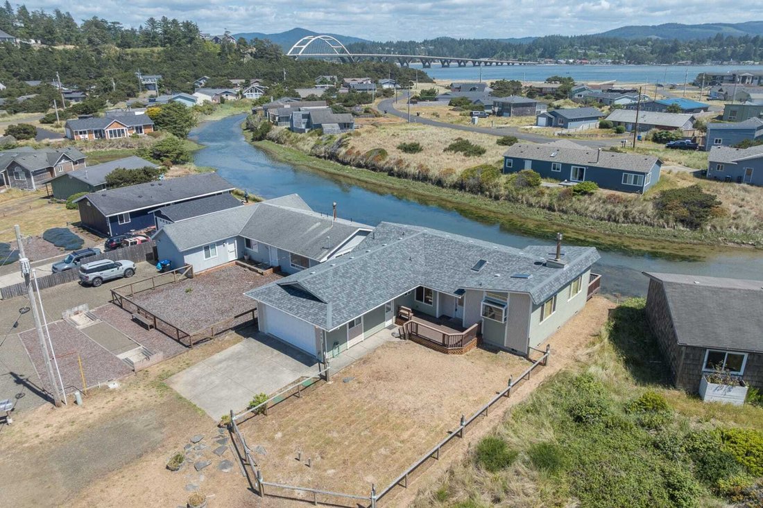 House in Waldport, Oregon, United States 2 - 18056473