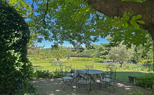 Villa in Bonnieux, Provence-Alpes-Côte d'Azur, France 1