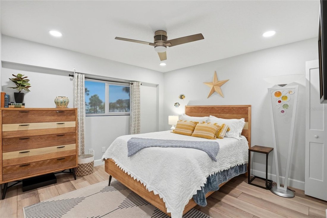 Condo in St. Petersburg, Florida, United States 5 - 18059289