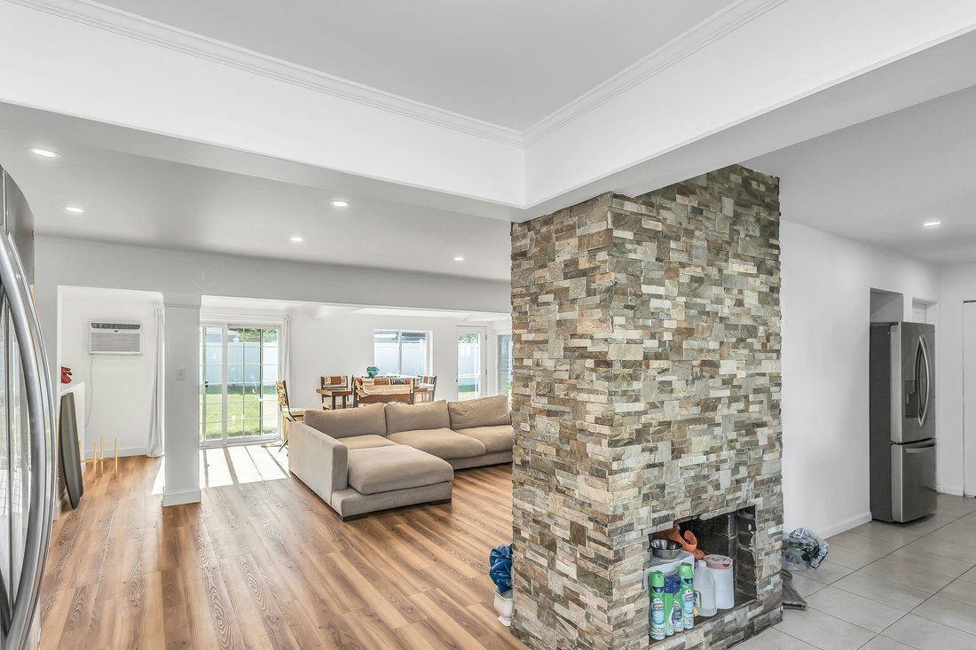 House in Hicksville, New York, United States 5 - 18055321