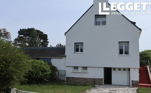 House in Bourg Sud Est, Moelan-sur-Mer, France 1