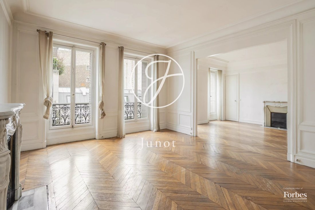 Apartment in Porte Dauphine, Paris 16e Arrondissement, Paris 4 - 18055202
