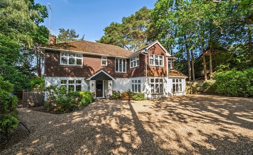 House in Crawley Hill, Surrey Heath, England 1
