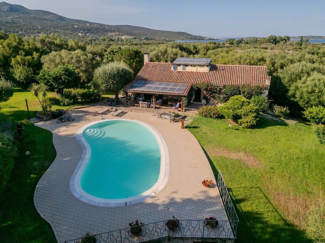 Villa in Center, Olbia, Italy 4 - 18058766