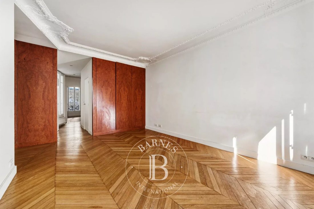 Apartment in Perouses, Paris, Ile-de-France 2 - 18055528