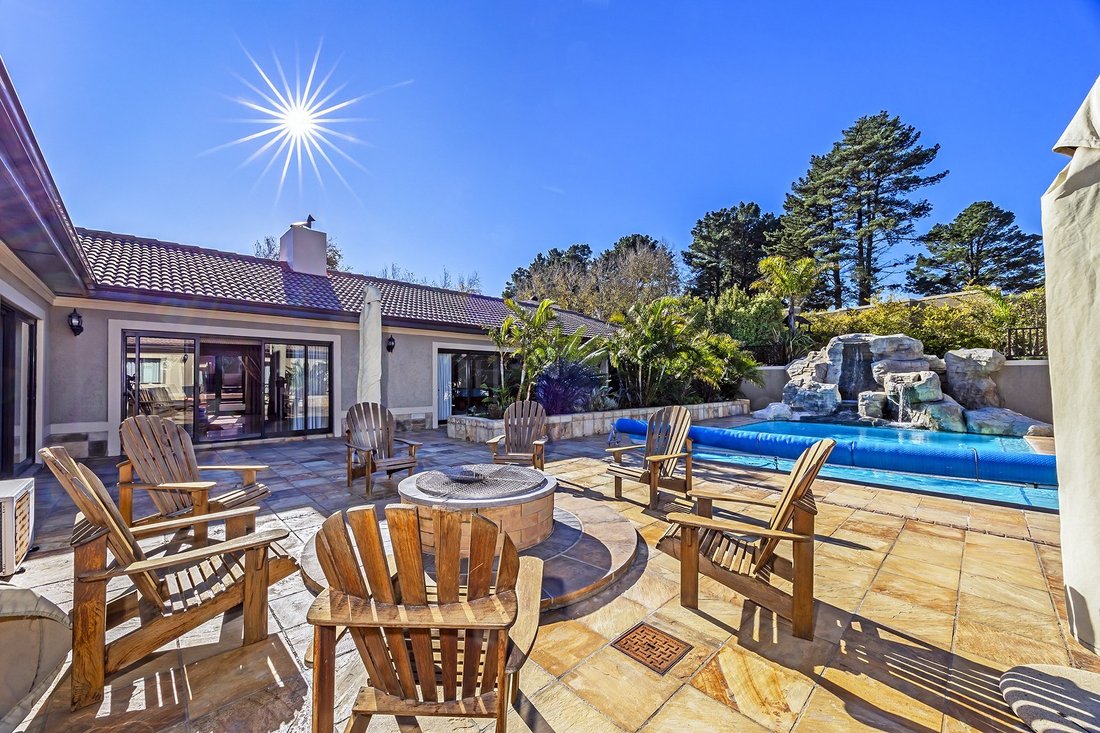 House in Van Riebeeckshof, Cape Town, South Africa 4 - 18058926